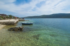 Cristal clear sea and mooring for the boat